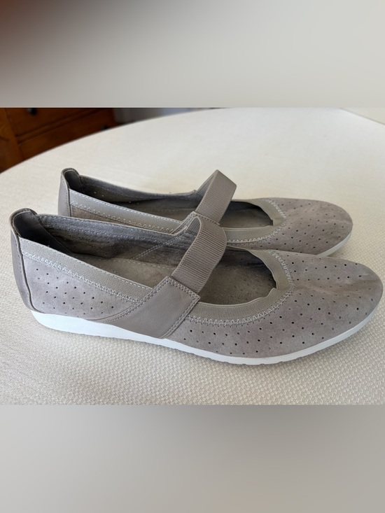 G.H. Bass & Co. Shoes - GH Bass Perforated Suede Mary Jane Flats Sz 7 Minimalist Normcore Neutral EUC